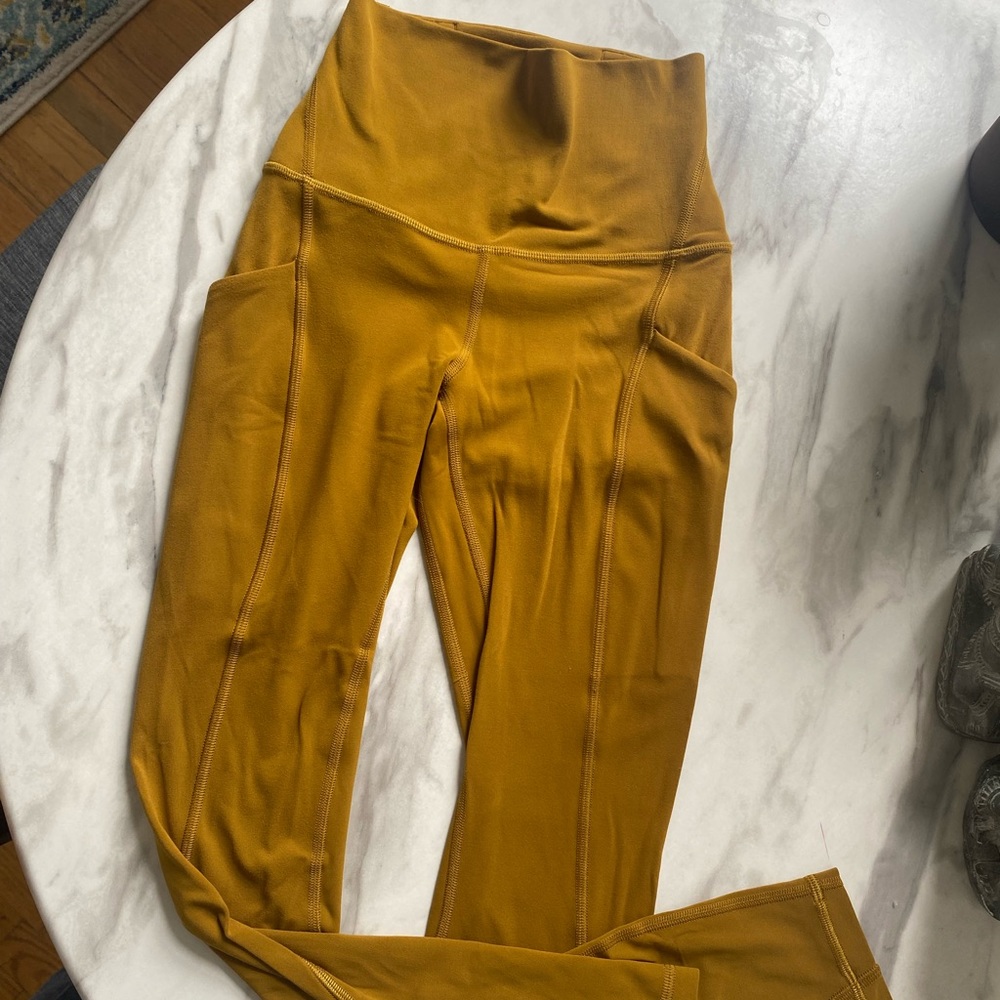 Lululemon Align High-Rise Leggings 25" with Pockets! (Worn twice)